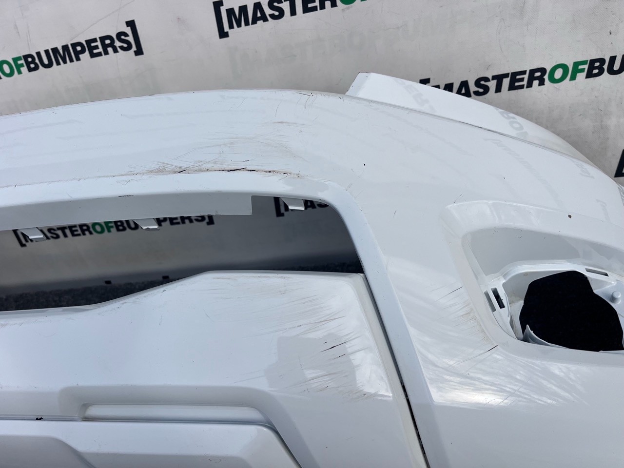 Ford Ranger Se Pick Up 2019-2022 Front Bumper No Pdc Genuine [f759]