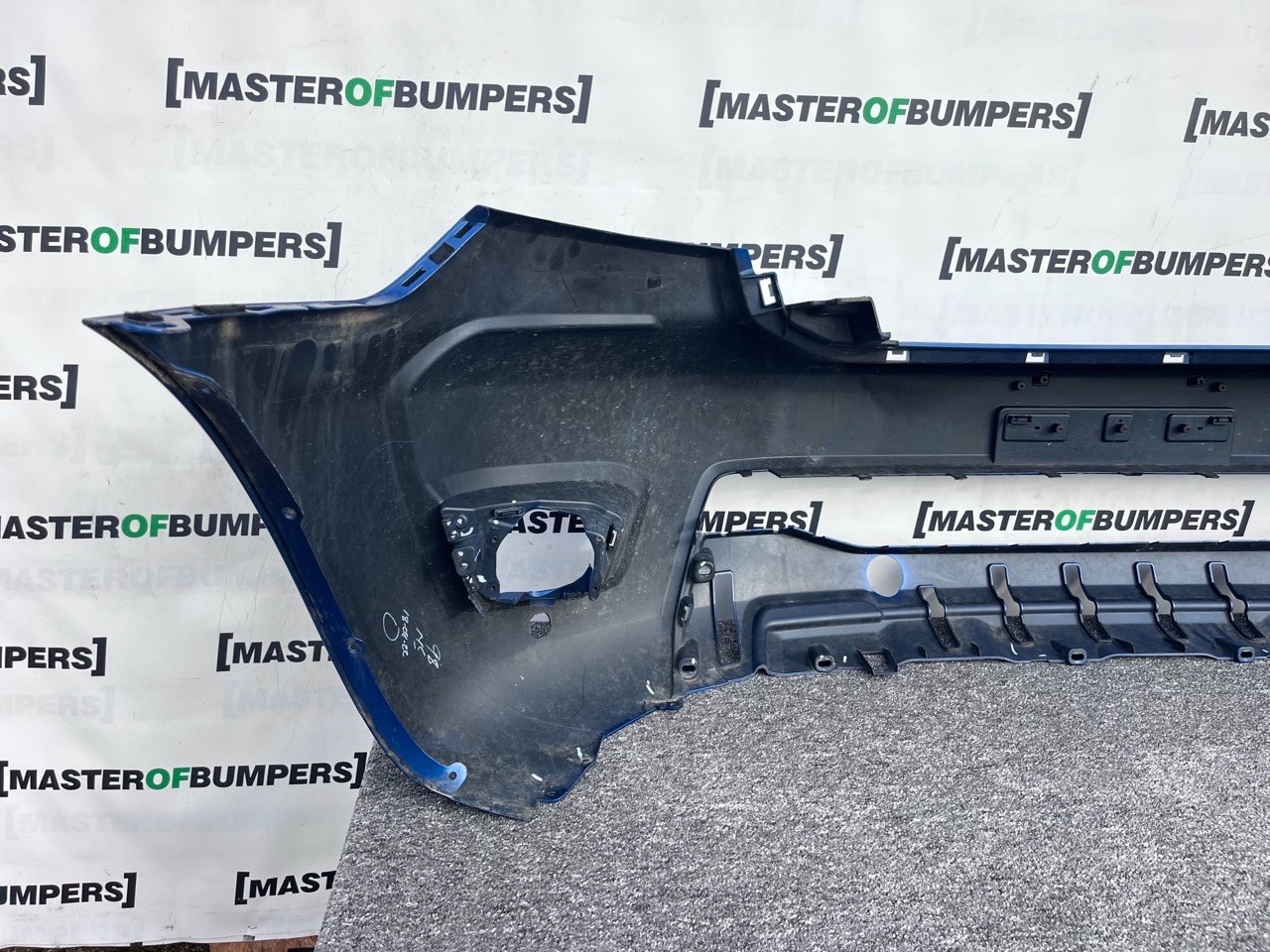 Ford Ranger Limited Pick Up 2019-2022 Front Bumper 4 Pdc Genuine [f762]