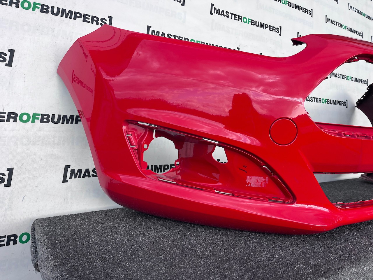 Ford Fiesta Titanium Mk9 Hatchback 2012-2016 Front Bumper No Pdc Genuine [f812]