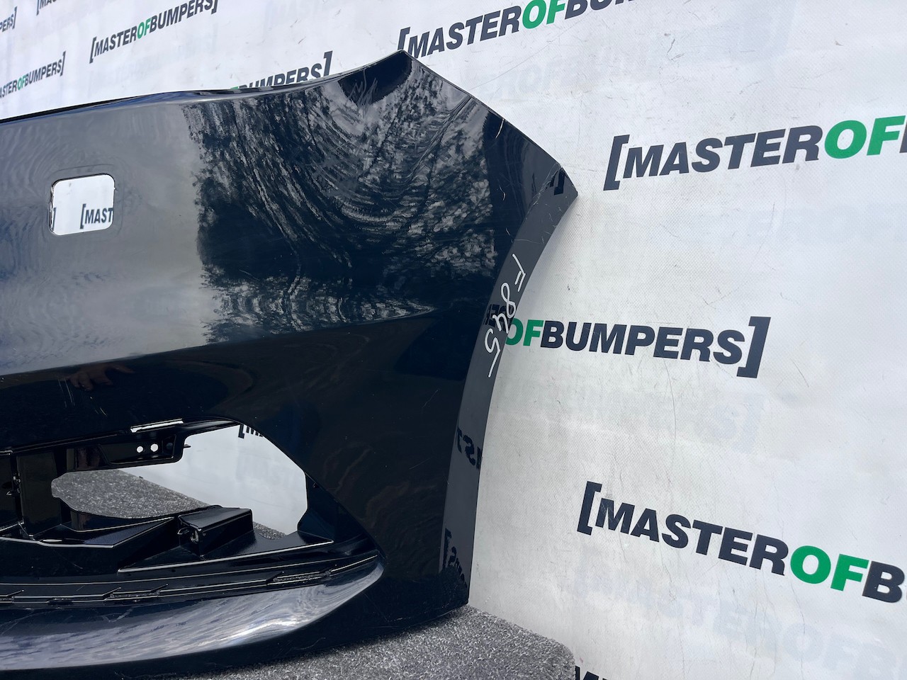 Ford Focus St Mk3 Lift Hatchback 2014-2018 Front Bumper +jets Genuine [f845]