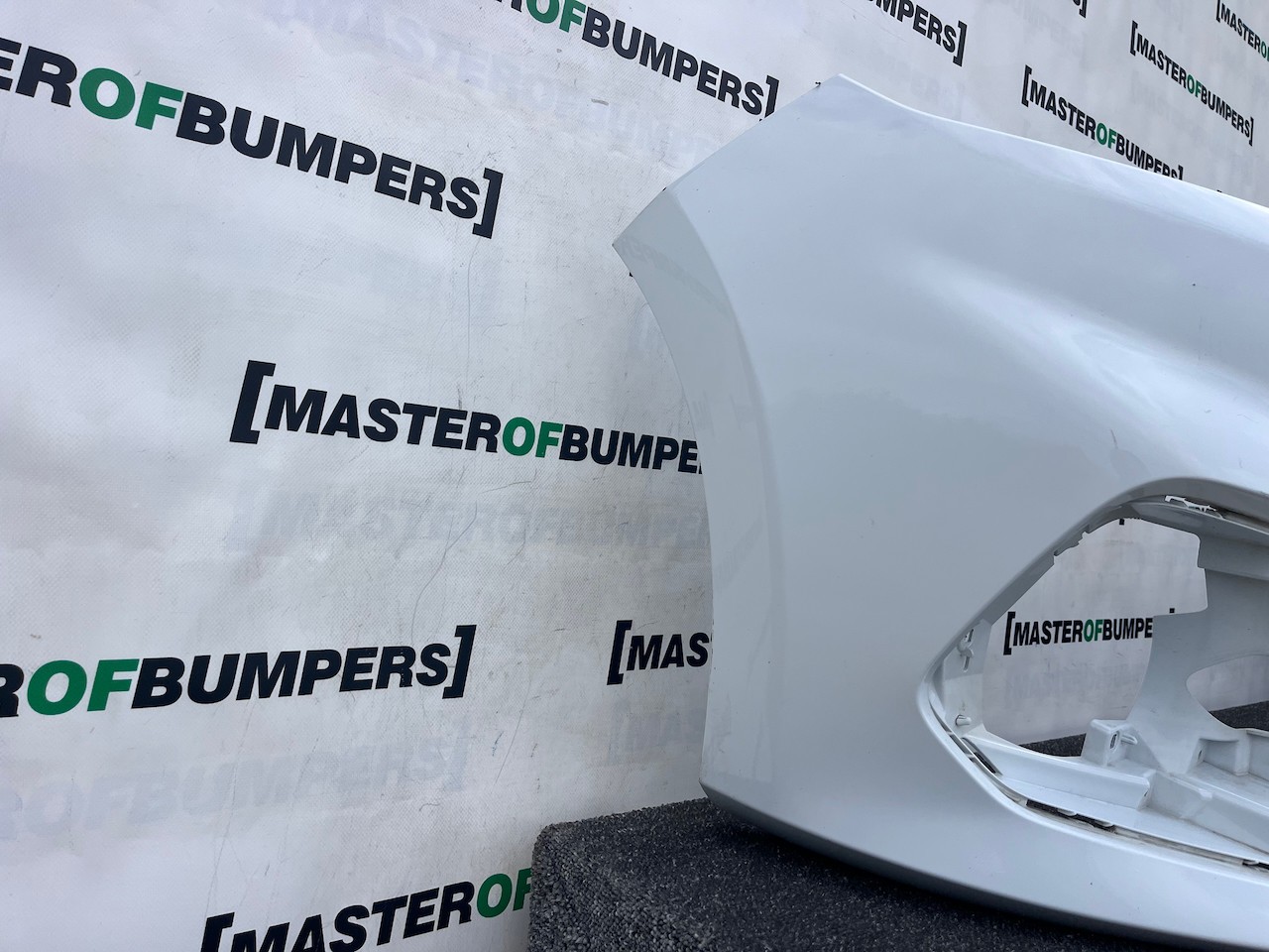 Ford Fiesta St Line Mk10 Hatchback 2017-2021 Front Bumper No Pdc Genuine [f857]