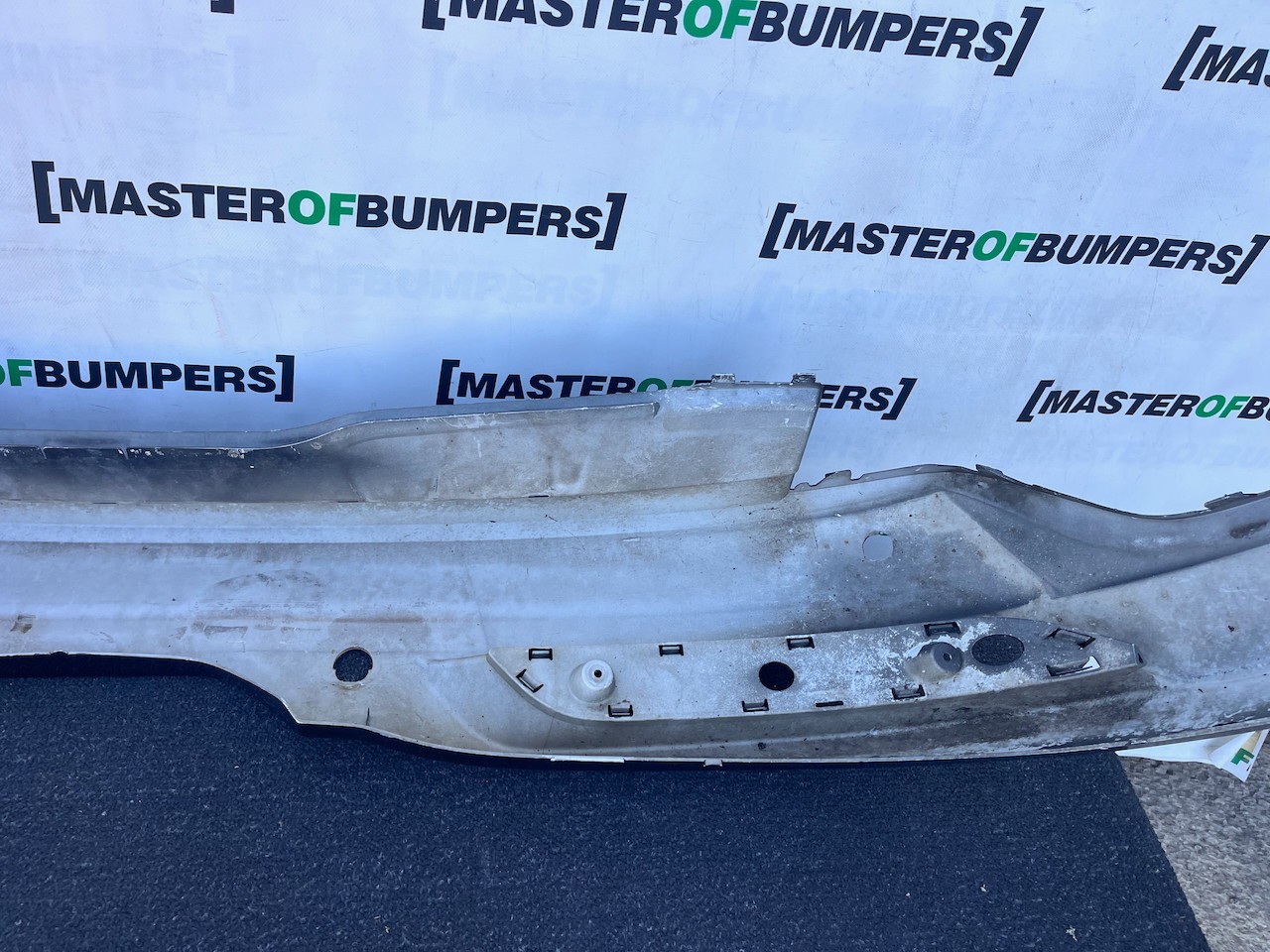 Ford Focus St Mk3 Estate Only 2012-2017 Rear Bumper 4 Pdc Genuine [f889]