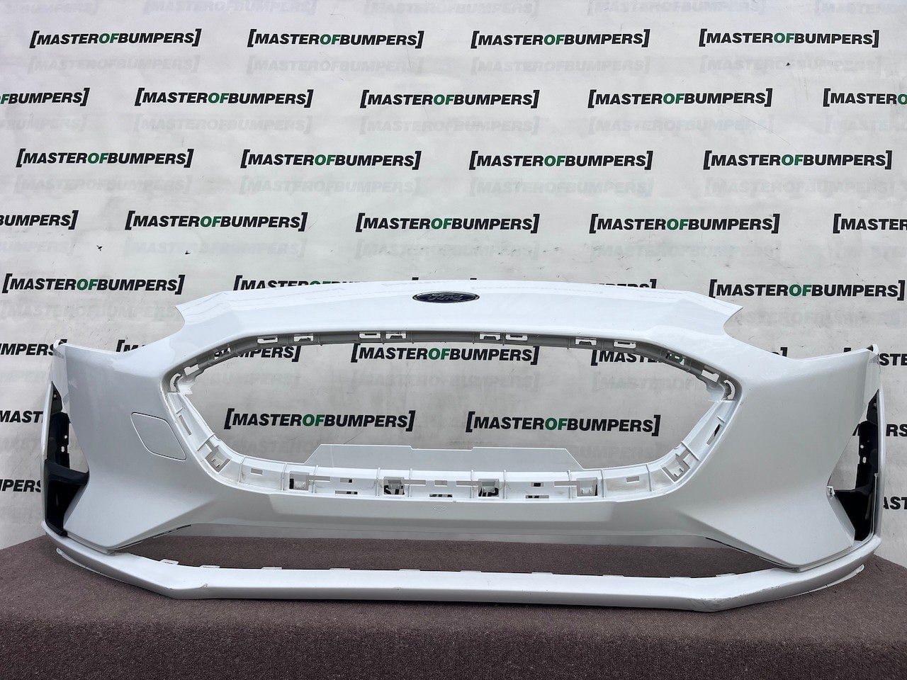 Ford Focus Titanium Se Mk4 Hatchbac 2018-2022 Front Bumper No Pdc Genuine [f910]
