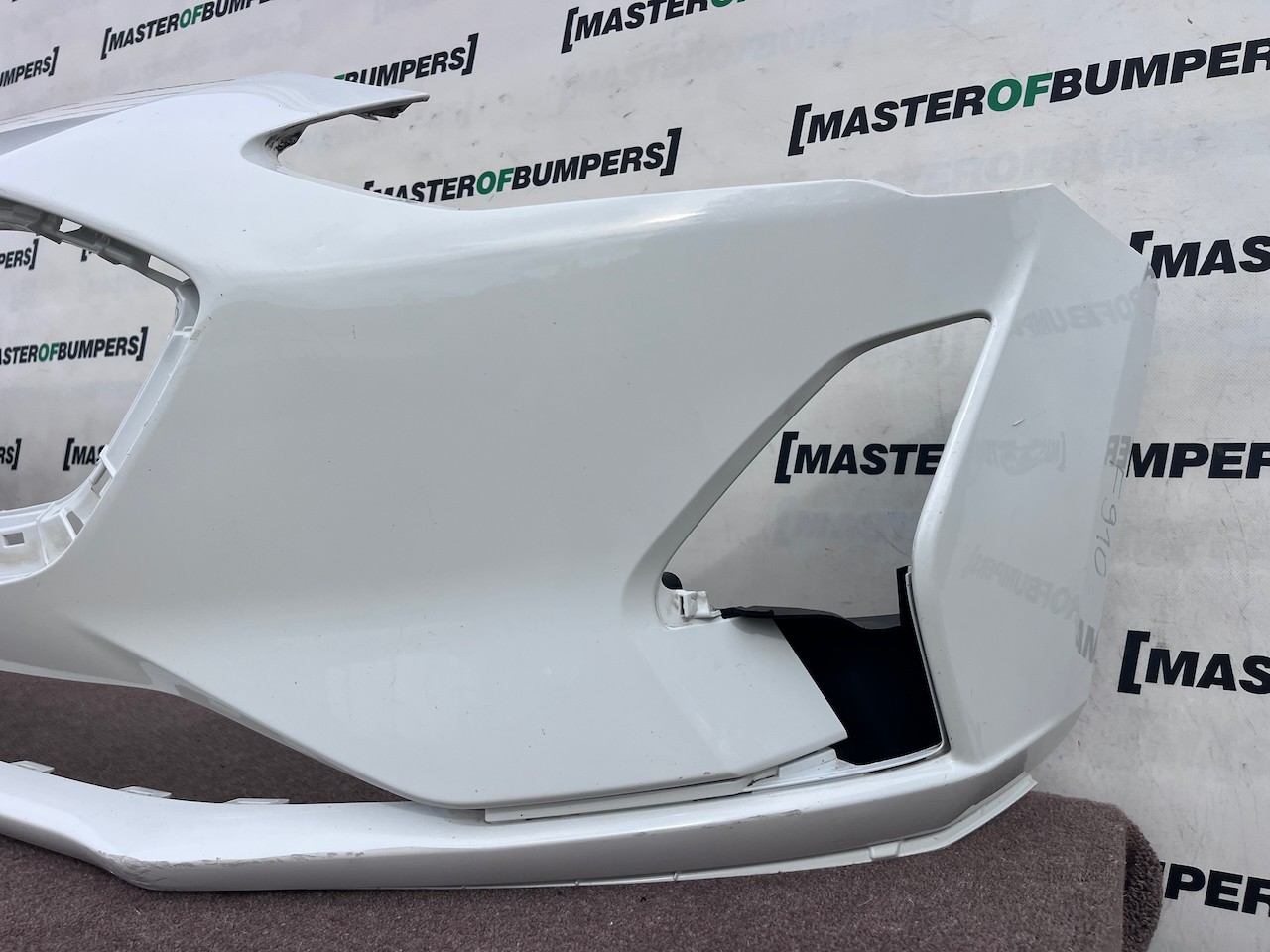 Ford Focus Titanium Se Mk4 Hatchbac 2018-2022 Front Bumper No Pdc Genuine [f910]