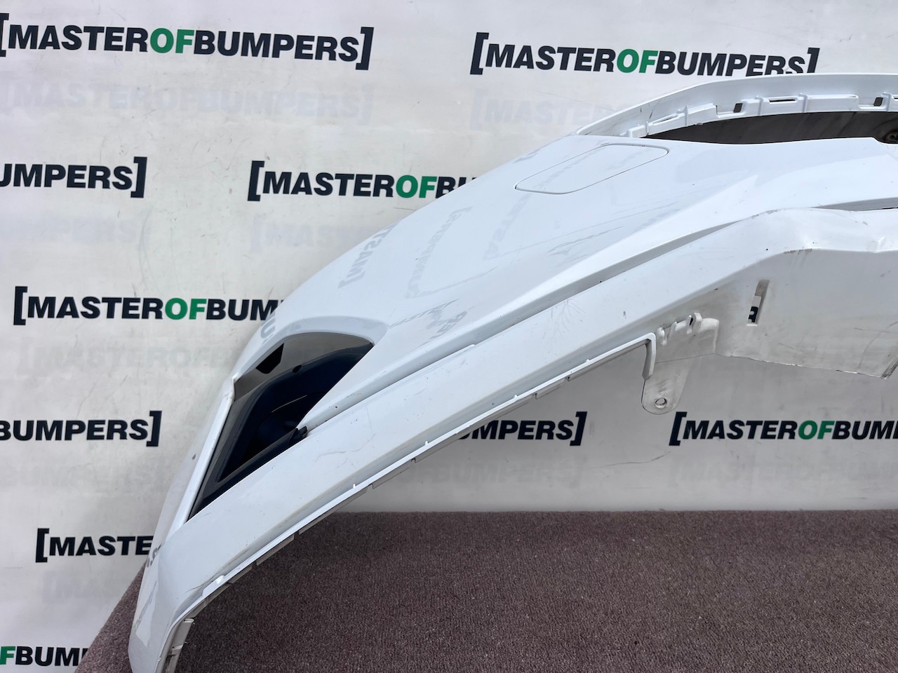 Ford Focus Titanium Se Mk4 Hatchbac 2018-2022 Front Bumper No Pdc Genuine [f910]