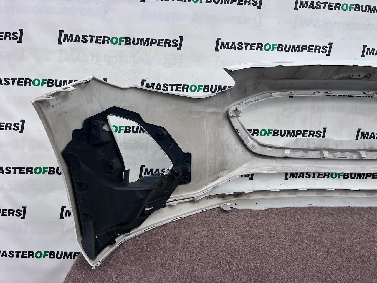 Ford Focus Titanium Se Mk4 Hatchbac 2018-2022 Front Bumper No Pdc Genuine [f910]