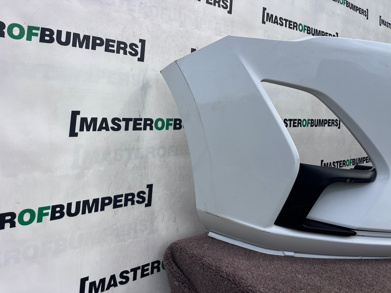 Ford Focus Titanium Se Mk4 Hatchbac 2018-2022 Front Bumper No Pdc Genuine [f910]