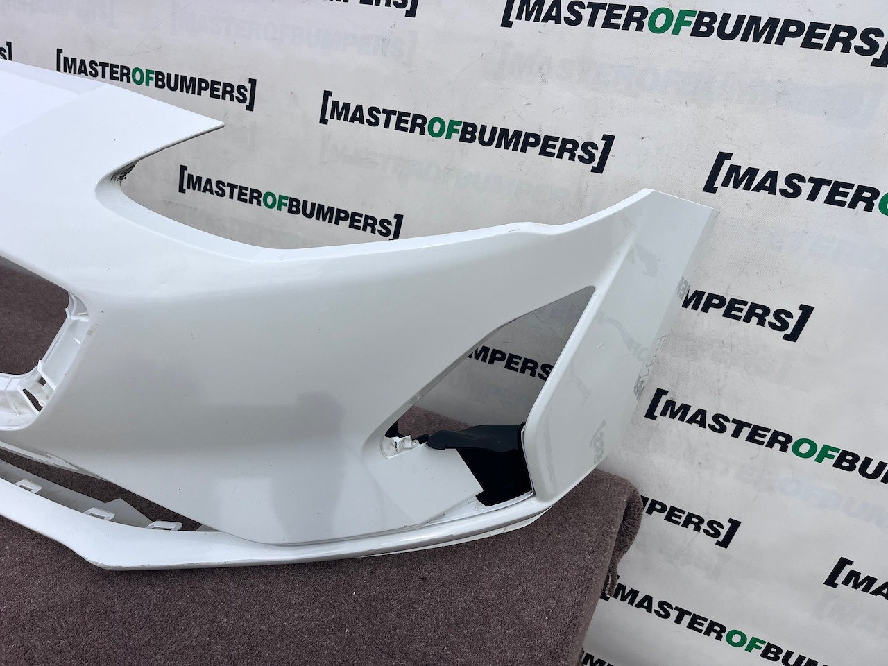 Ford Focus Titanium Se Mk4 Hatchbac 2018-2022 Front Bumper No Pdc Genuine [f910]