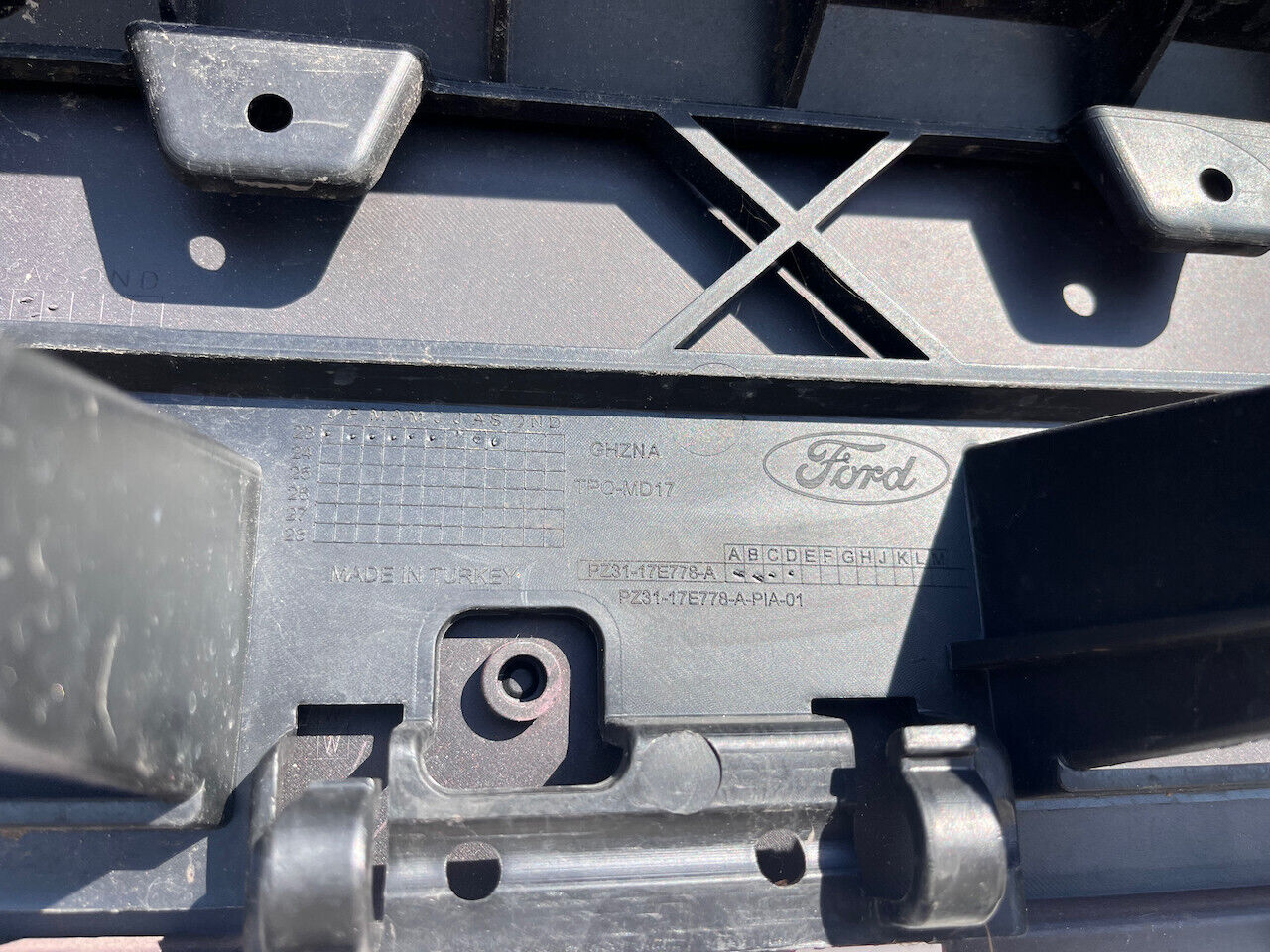 Ford Transit Custom Van 280 Limited 2024-on Front Bumper + Grille Genuine [f574]