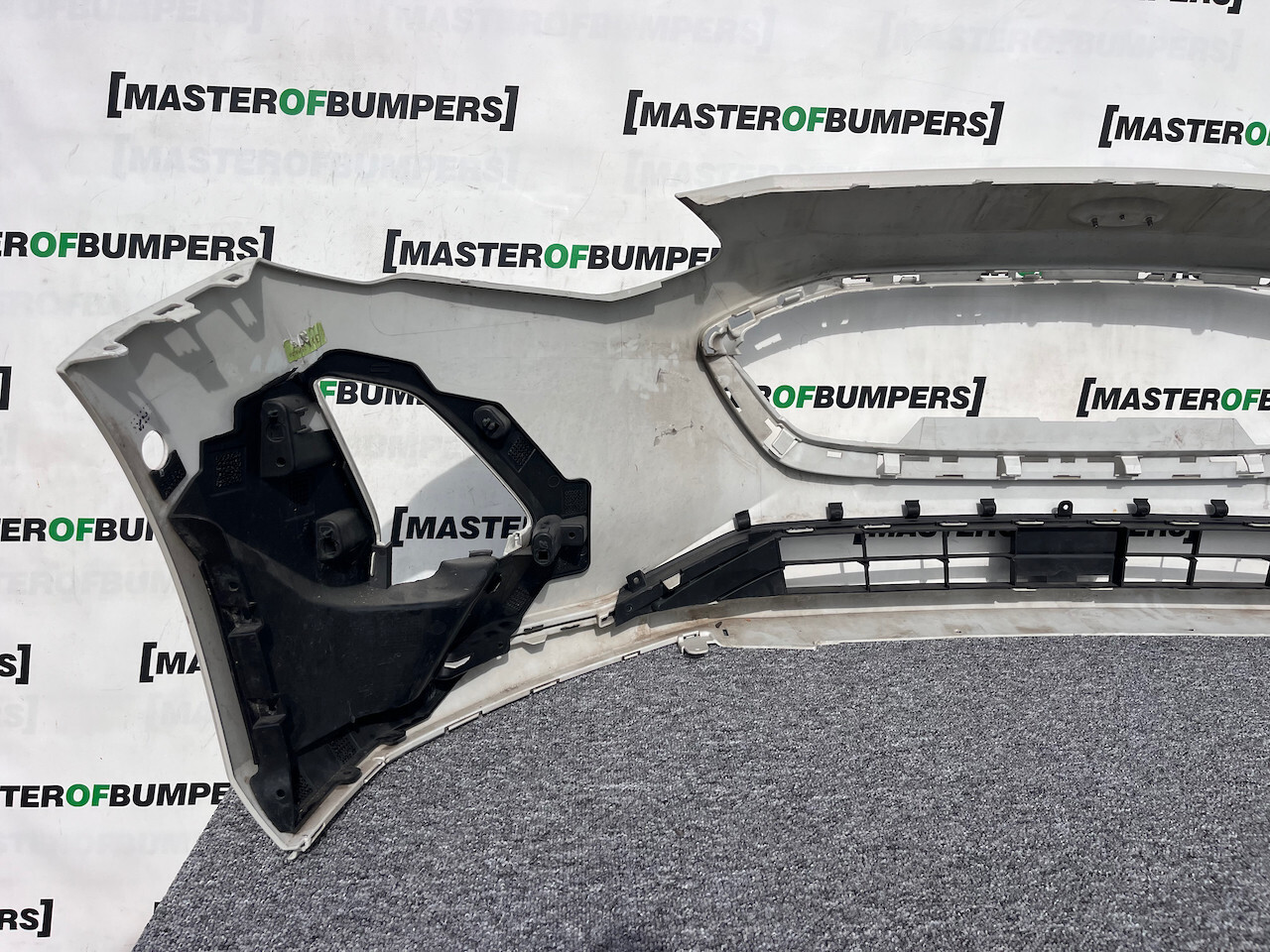 Ford Focus Se Titanium Mk4 Hatchback 2018-2022 Front Bumper 6 Pdc Genuine [f36]