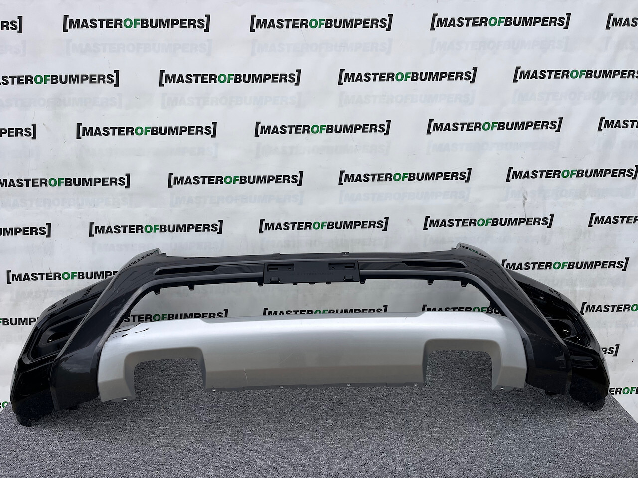 Ford Ranger Wildtrack Pickup 2022-2026 Front Bumper 4 Pdc Genuine [f695]