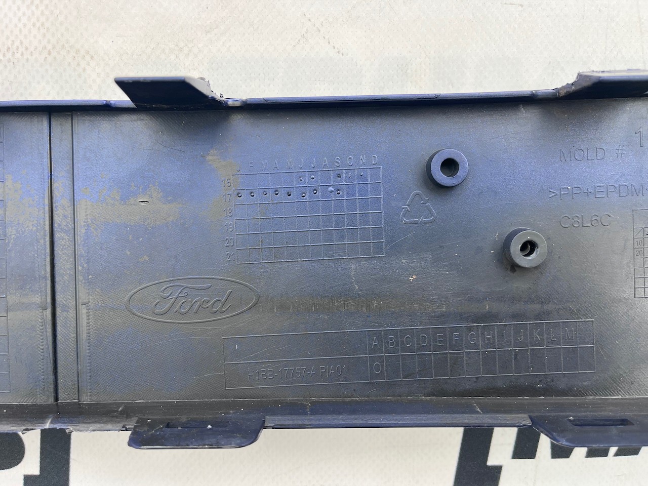 Ford Fiesta Se Mk10 Hatchback 2017-2022 Front Bumper Blue 6 Pdc Genuine [f750]