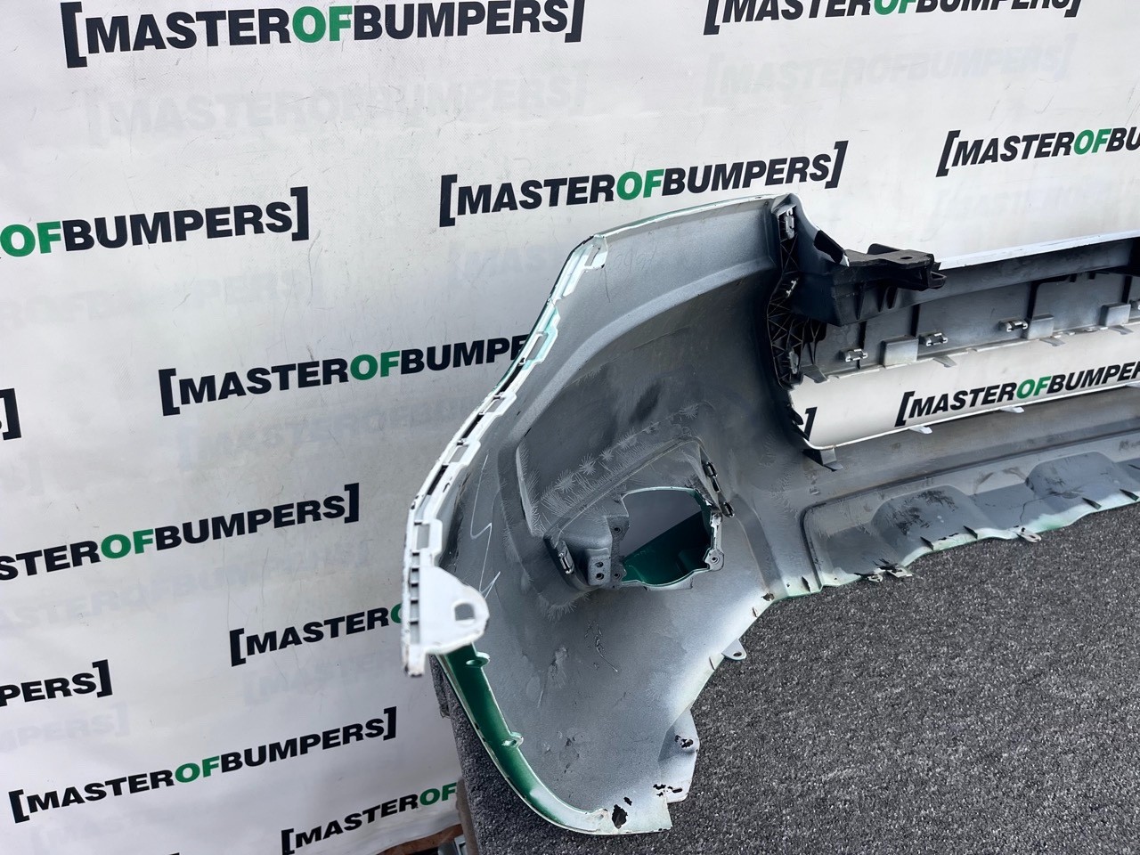 Ford Ranger Limited Pick Up 2016-2019 Front Bumper No Pdc Genuine [f763]