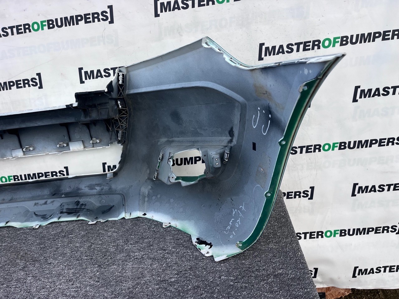 Ford Ranger Limited Pick Up 2016-2019 Front Bumper No Pdc Genuine [f763]