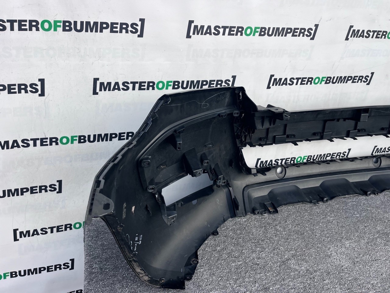 Ford Ranger Wildtrak Pick Up 2016-2019 Front Bumper 4 Pdc Genuine [f764]