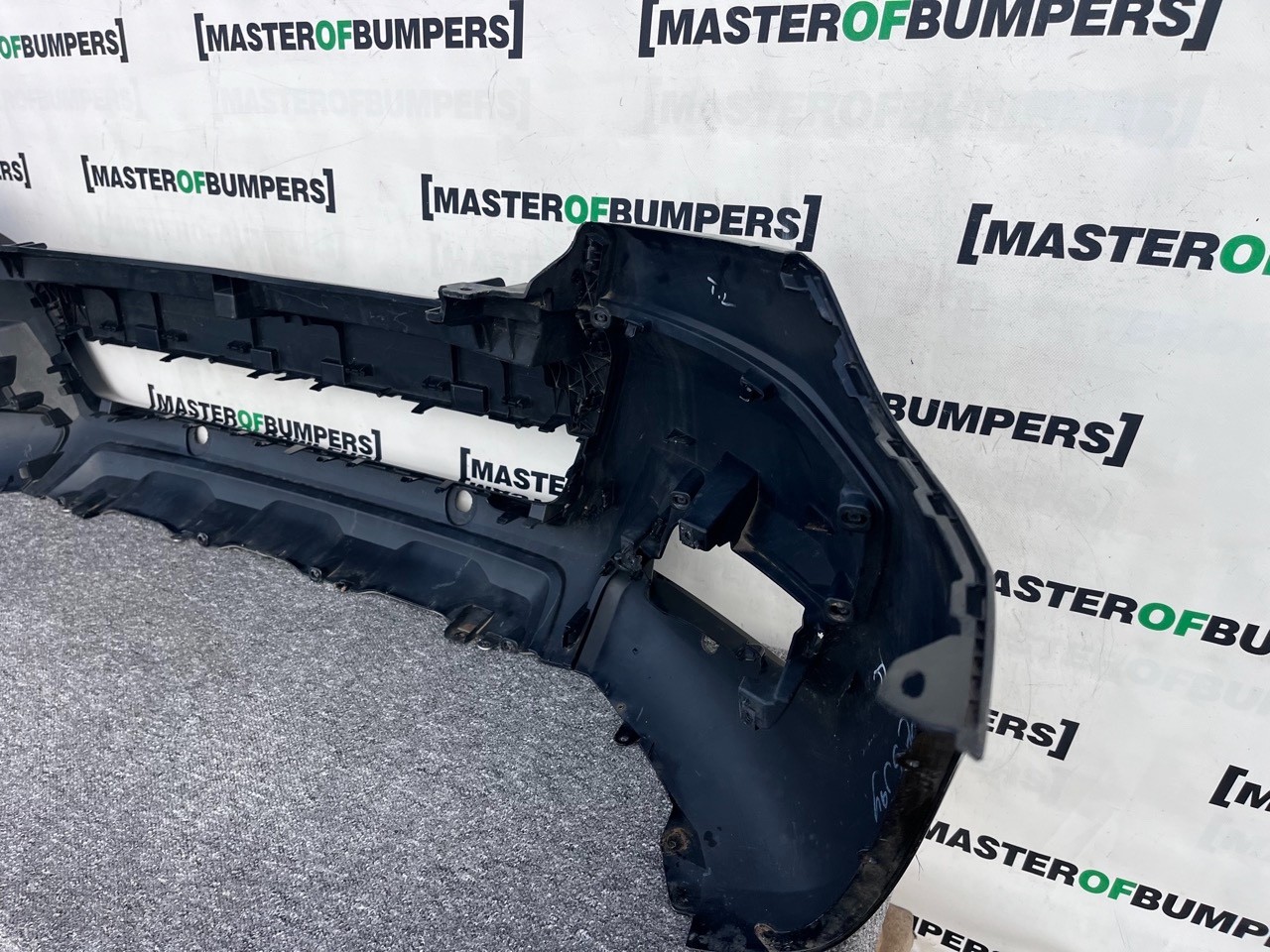 Ford Ranger Wildtrak Pick Up 2016-2019 Front Bumper 4 Pdc Genuine [f764]