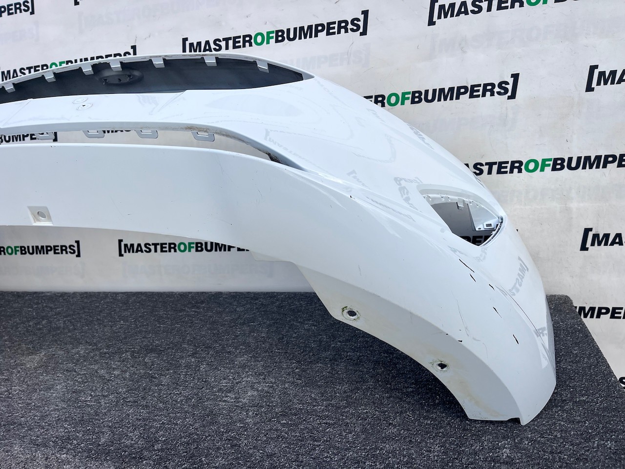 Ford Fiesta Se Mk10 Hatchback 2017-2021 Front Bumper No Pdc Genuine [f789]