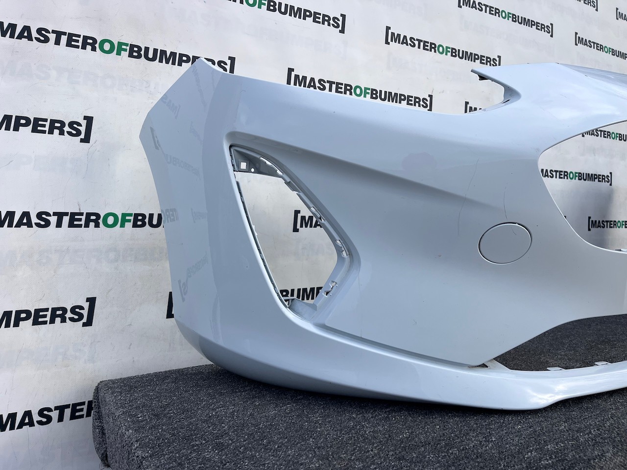Ford Fiesta Se Mk10 Hatchback 2017-2021 Front Bumper No Pdc Genuine [f789]