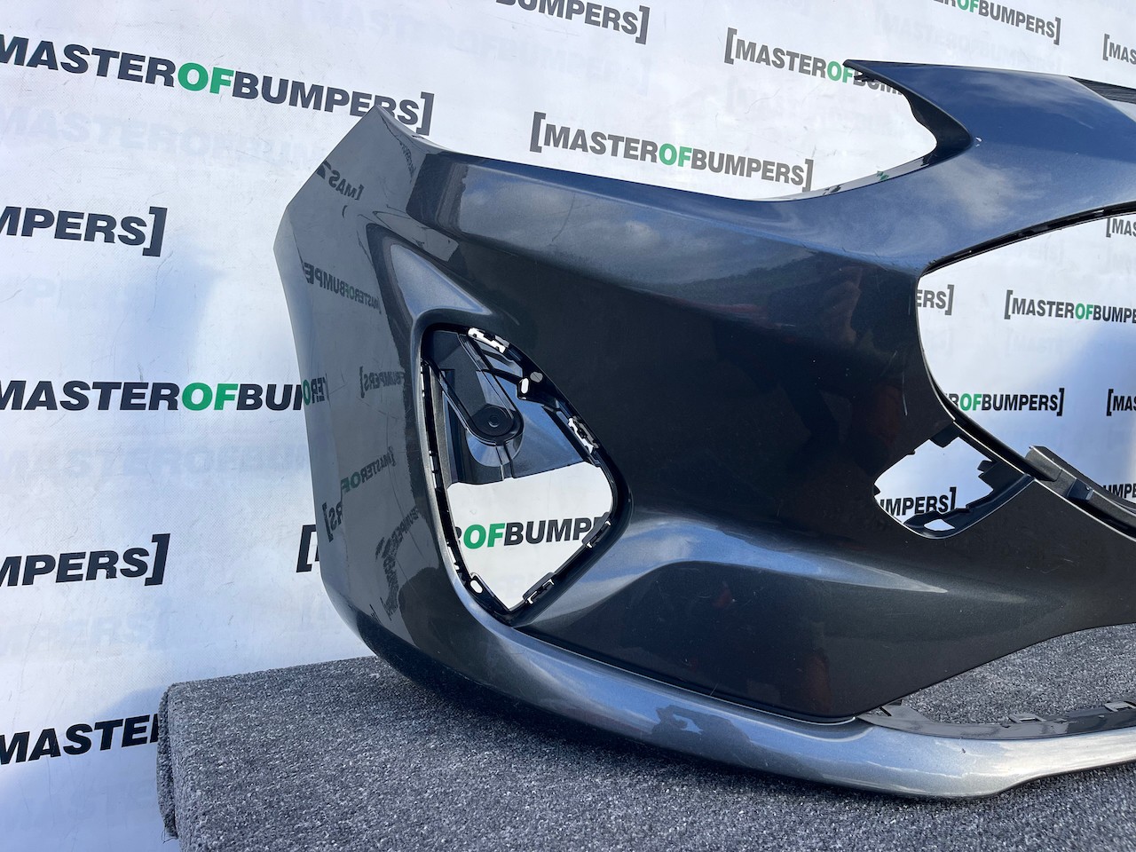 Ford Fiesta Se Mk10 Lift Hatchback 2022-2024 Front Bumper No Pdc Genuine [f790]