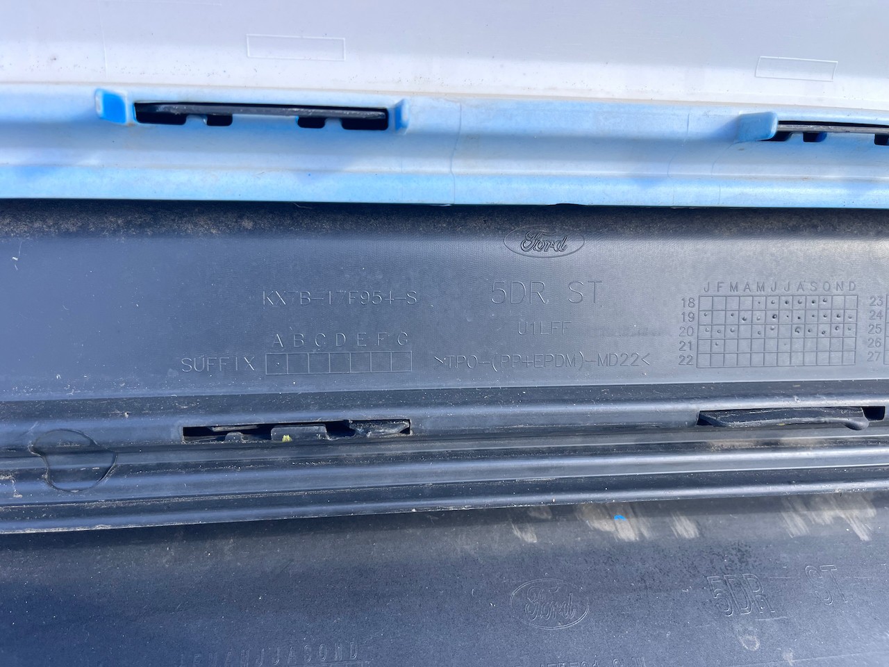 Ford Focus St-250 Ecoboost Hatchback 2022 - On Rear Bumper 4 Pdc Genuine [f813]