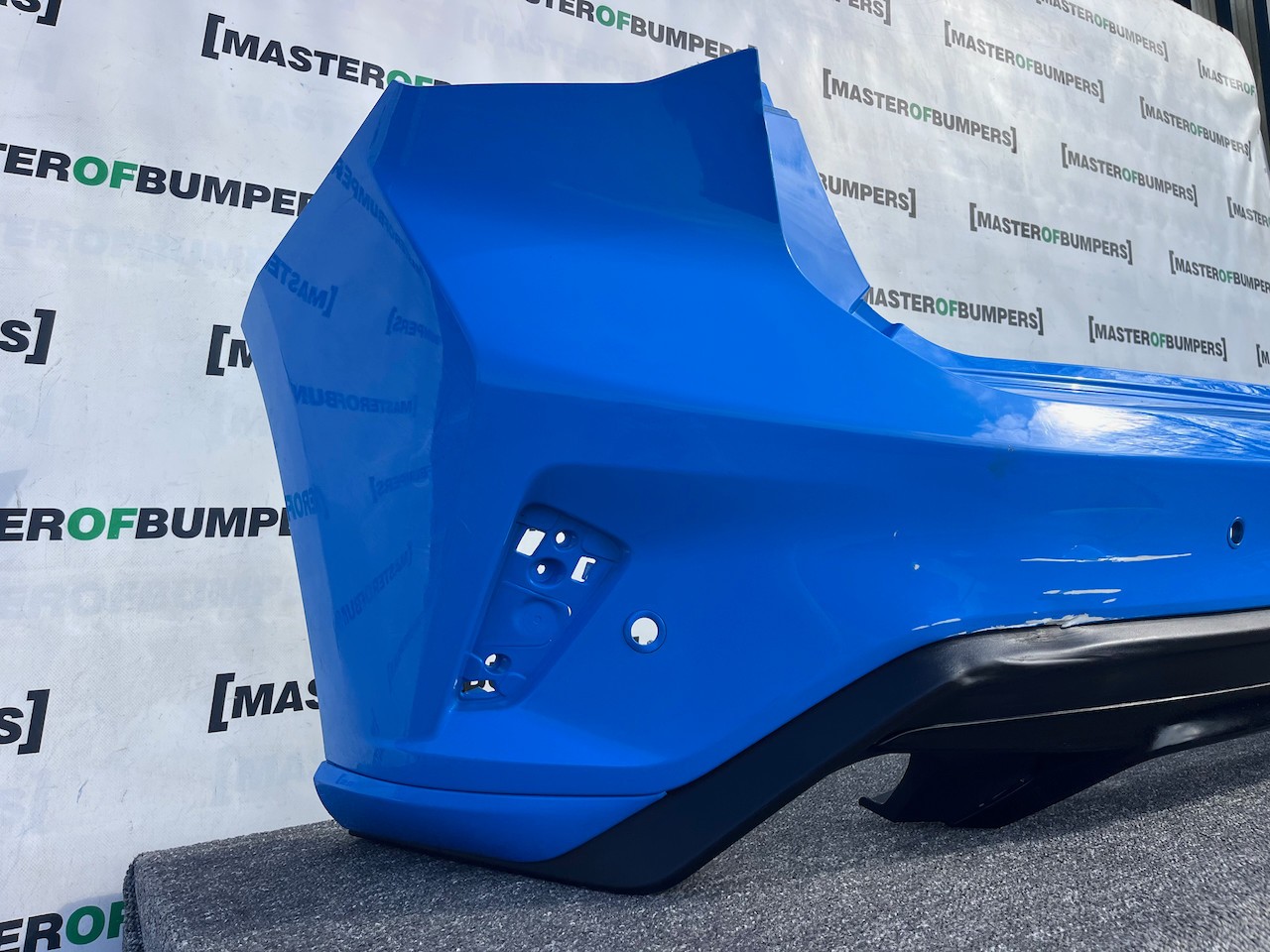 Ford Focus St-250 Ecoboost Hatchback 2022 - On Rear Bumper 4 Pdc Genuine [f813]