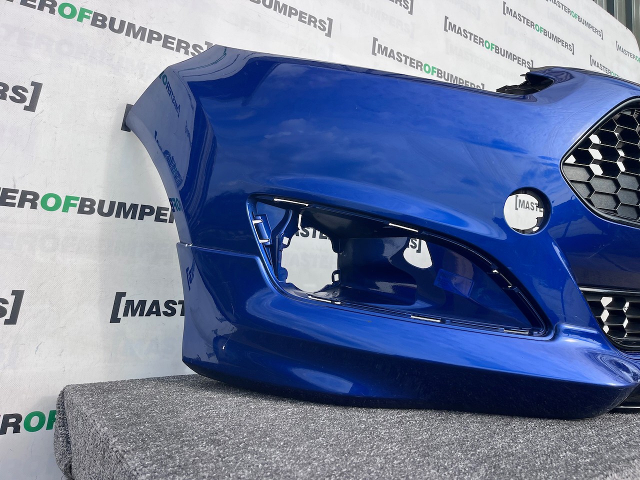 Ford Fiesta Zetec S Sport Hatchback 2013-2016 Front Bumper Genuine [f815]