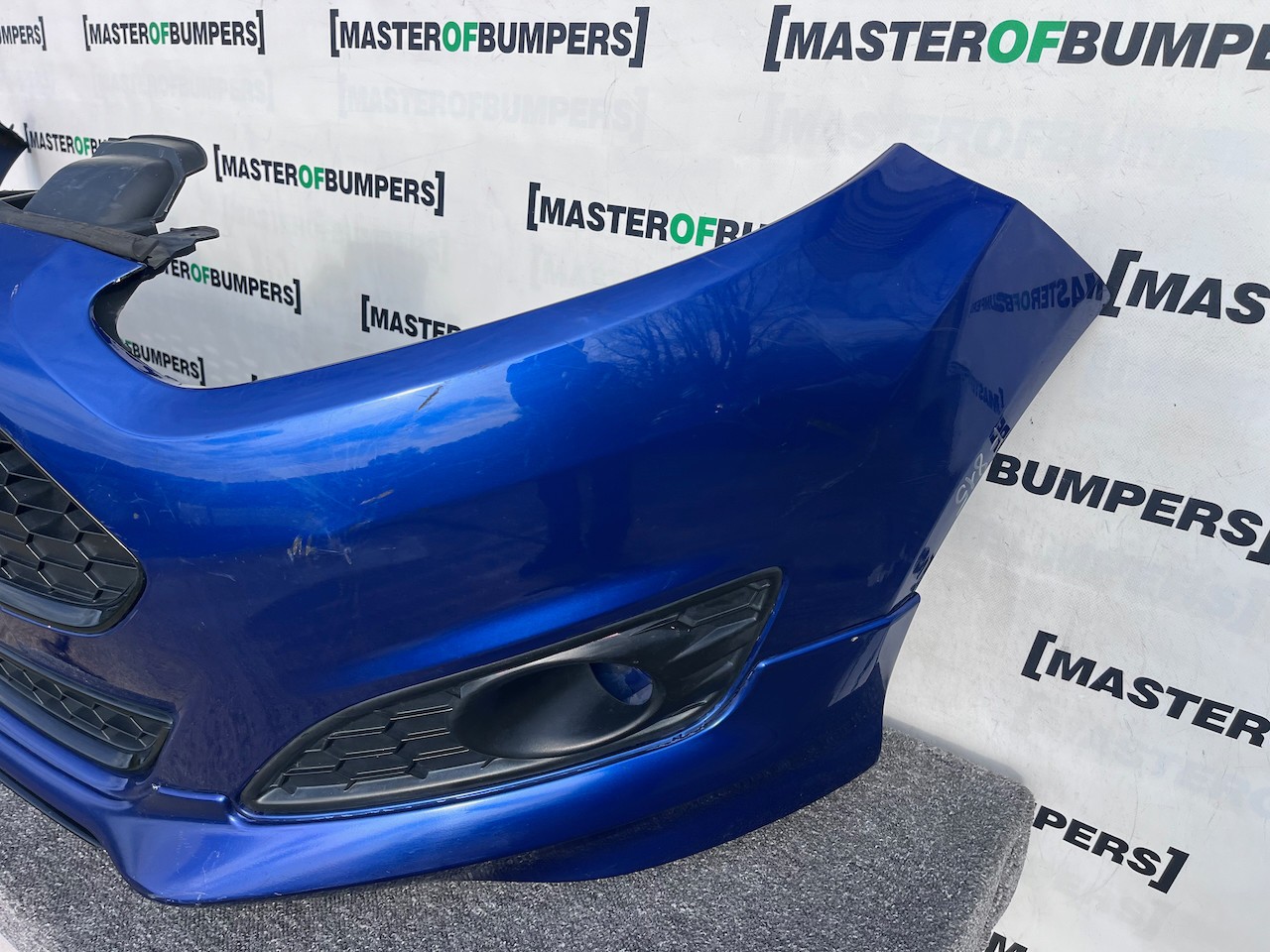 Ford Fiesta Zetec S Sport Hatchback 2013-2016 Front Bumper Genuine [f815]