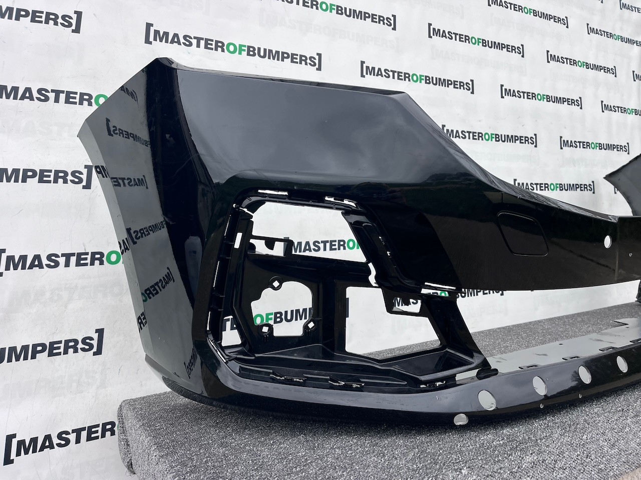 Ford Tourneo Conect Active Titanium 2023-2026 Front Bumper 4 Pdc Genuine [f820]