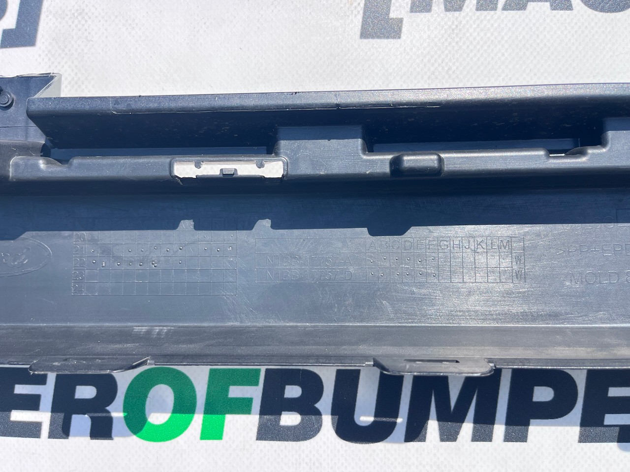 Ford Fiesta Se Mk10 Lift Hatchback 2022-2024 Front Bumper 6 Pdc Genuine [f836]