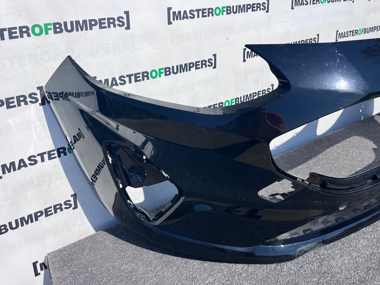 Ford Fiesta Se Mk10 Lift Hatchback 2022-2024 Front Bumper 6 Pdc Genuine [f836]