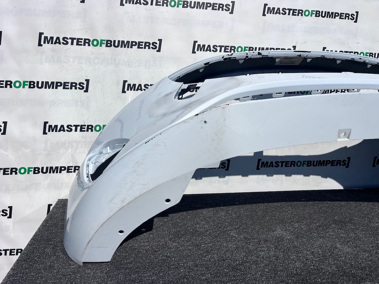 Ford Fiesta Se Mk10 Lift Hatchback 2022-2024 Front Bumper No Pdc Genuine [f839]