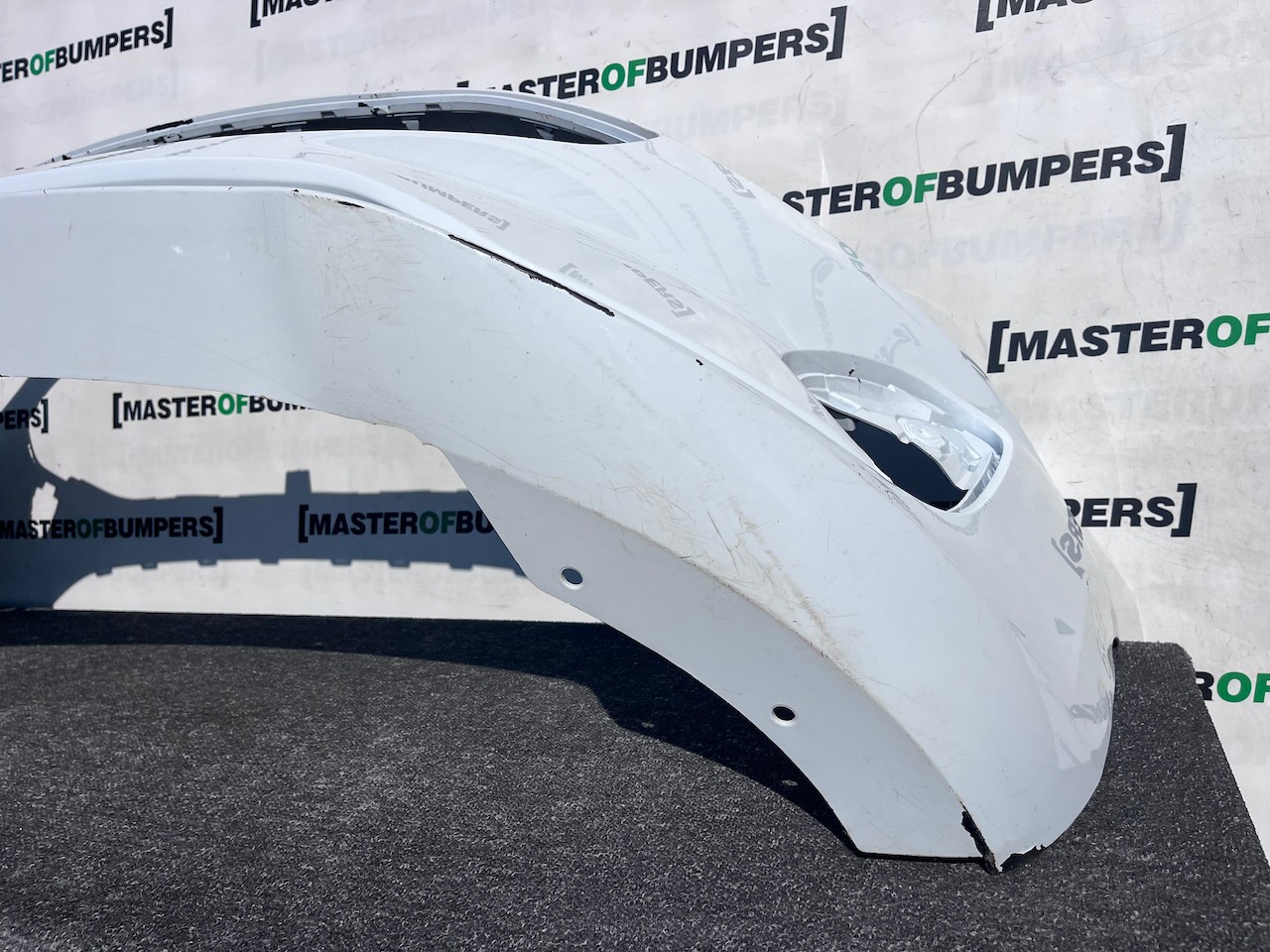 Ford Fiesta Se Mk10 Lift Hatchback 2022-2024 Front Bumper No Pdc Genuine [f839]