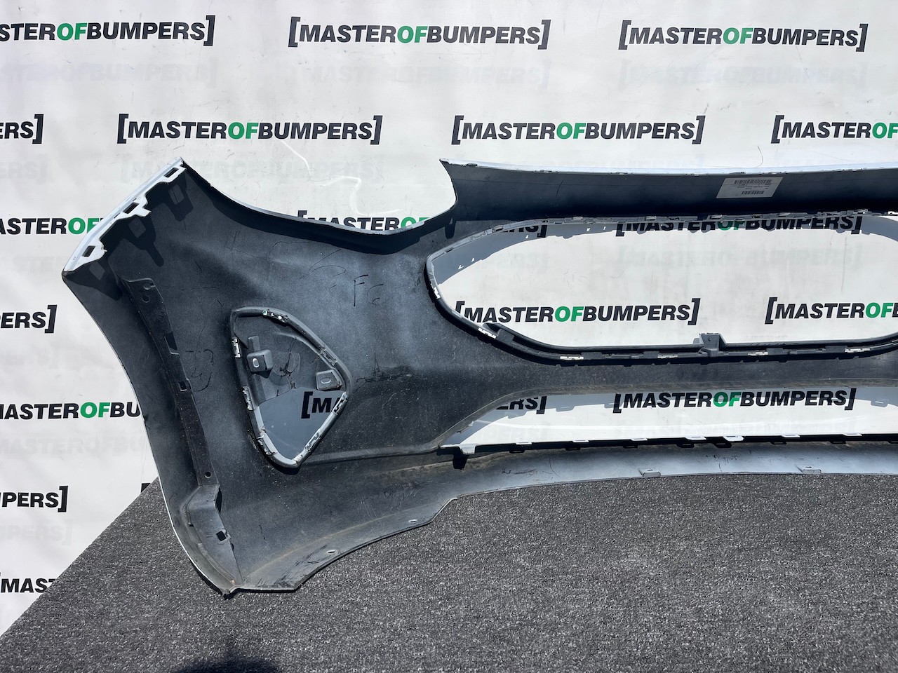 Ford Fiesta Se Mk10 Lift Hatchback 2022-2024 Front Bumper No Pdc Genuine [f839]
