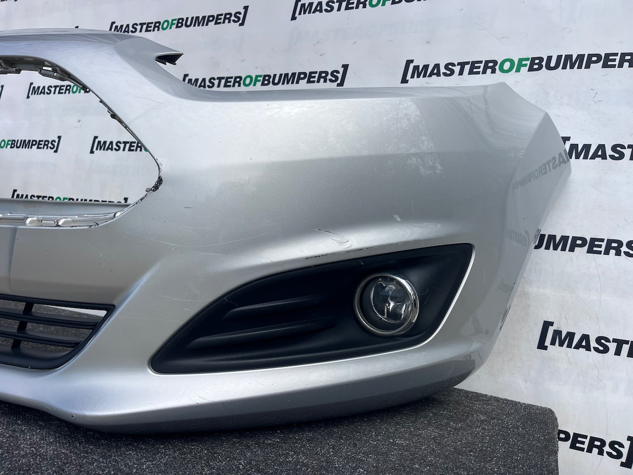 Ford Fiesta Se Mk8 Hatchback 2012-2016 Front Bumper Genuine [f847]