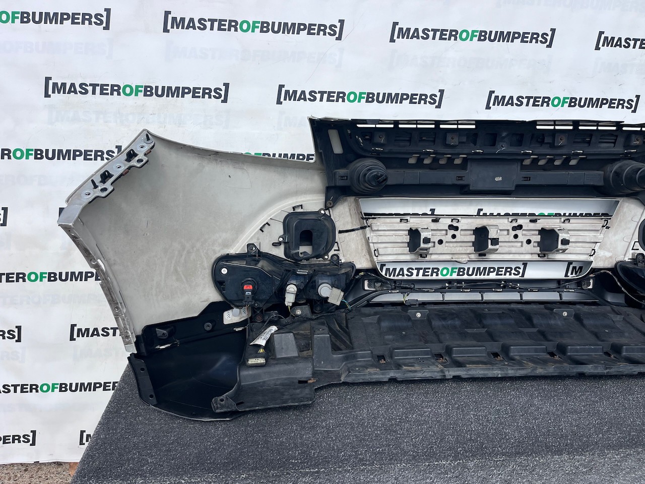 Ford Kuga Titanium X Mk2 2013-2016 Front Bumper 4 Pdc No Jets Genuine [f682]