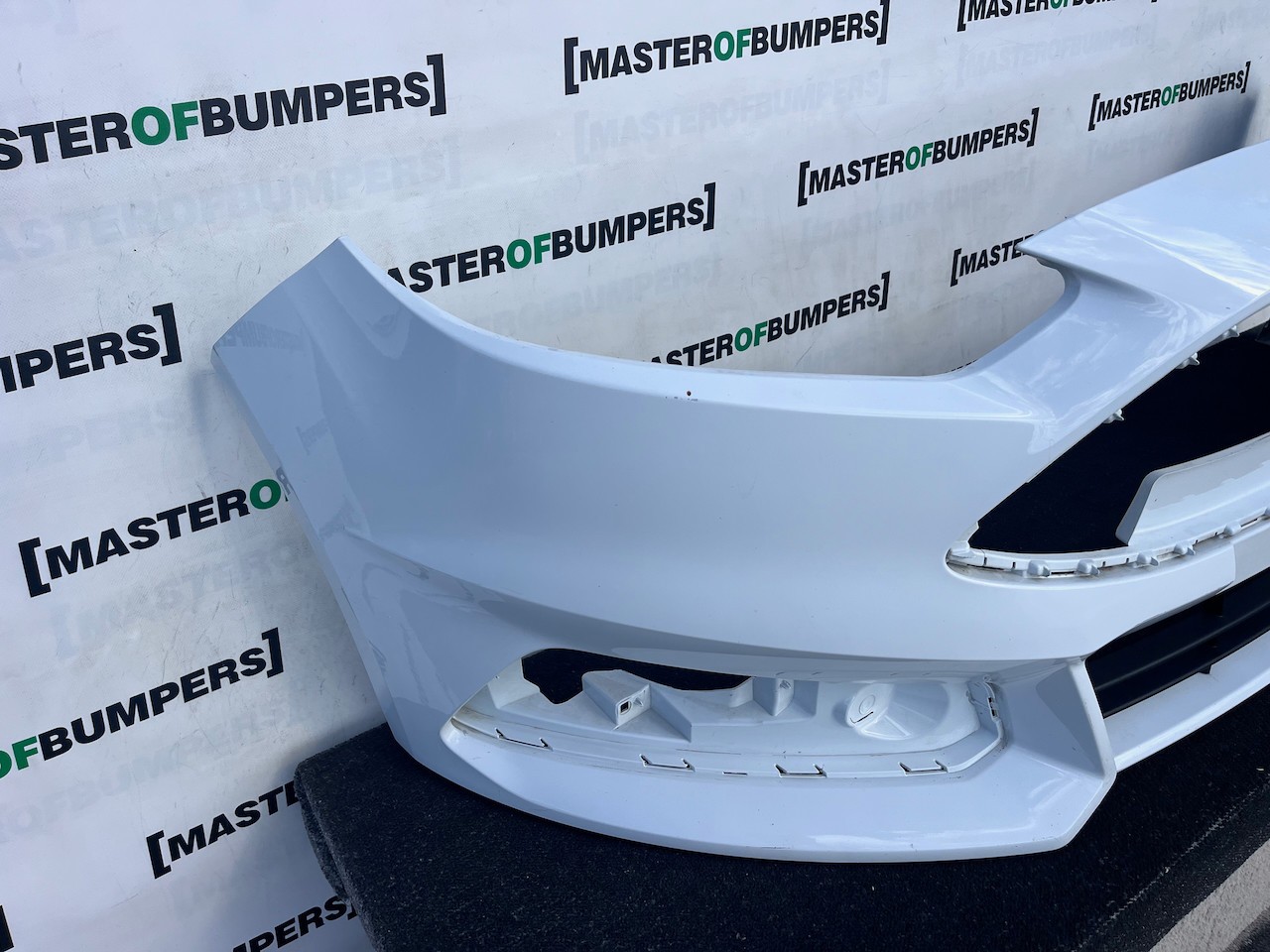 Ford Focus St Mk3 Lift Hatchback 2015-2018 Front Bumper No Jets Genuine [f902]