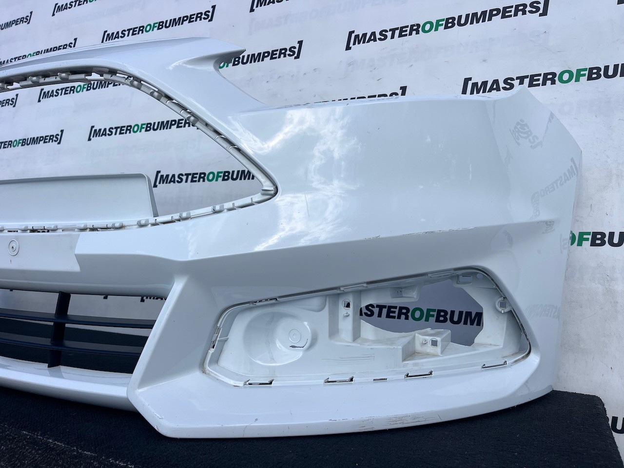 Ford Focus St Mk3 Lift Hatchback 2015-2018 Front Bumper No Jets Genuine [f902]
