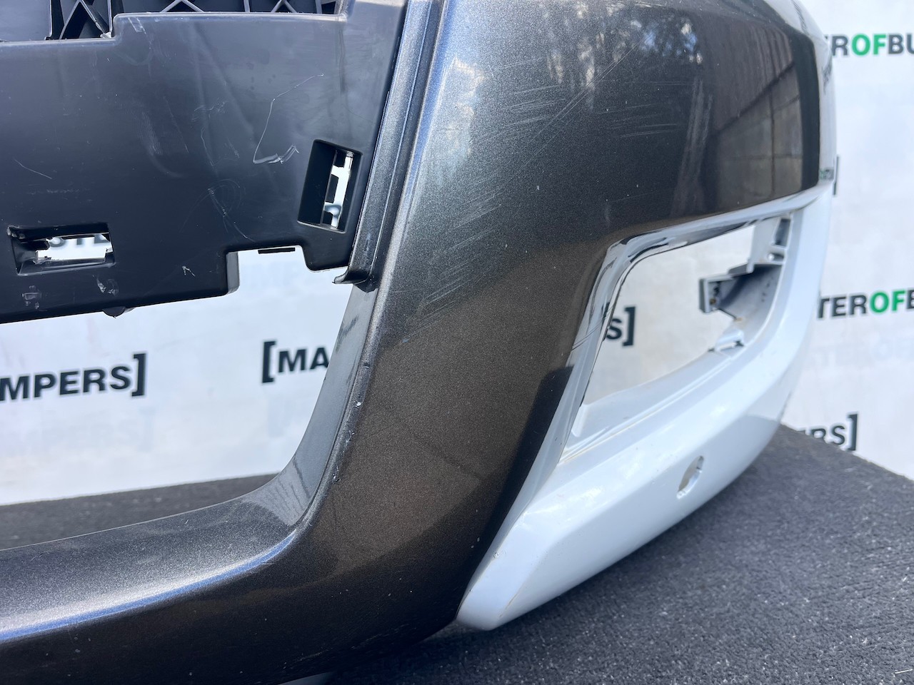 Ford Ranger Wildtrack Pick Up 2015-2018 Front Bumper 4 Pdc Genuine [f905]