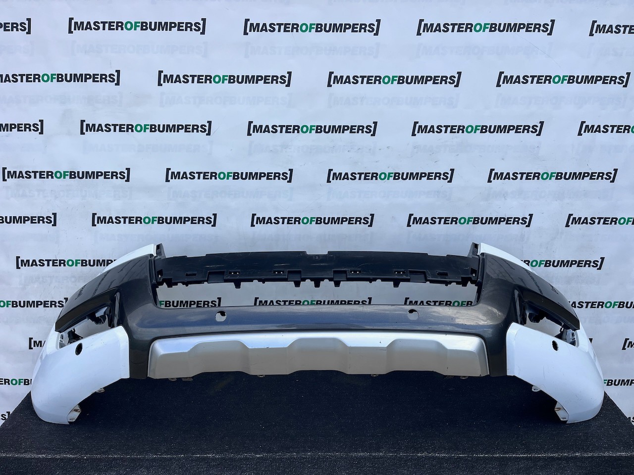 Ford Ranger Wildtrack Pick Up 2015-2018 Front Bumper 4 Pdc Genuine [f905]