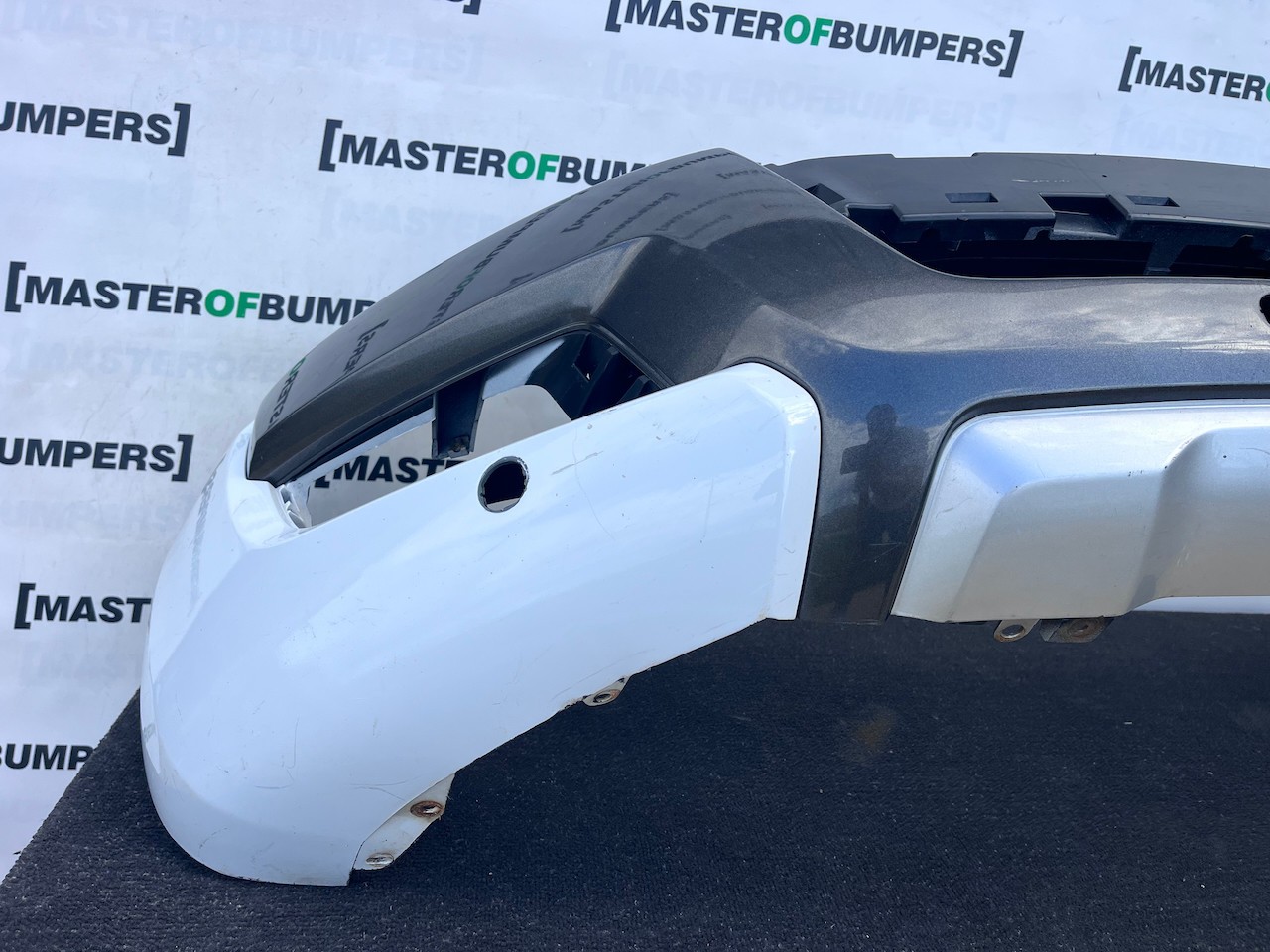 Ford Ranger Wildtrack Pick Up 2015-2018 Front Bumper 4 Pdc Genuine [f905]