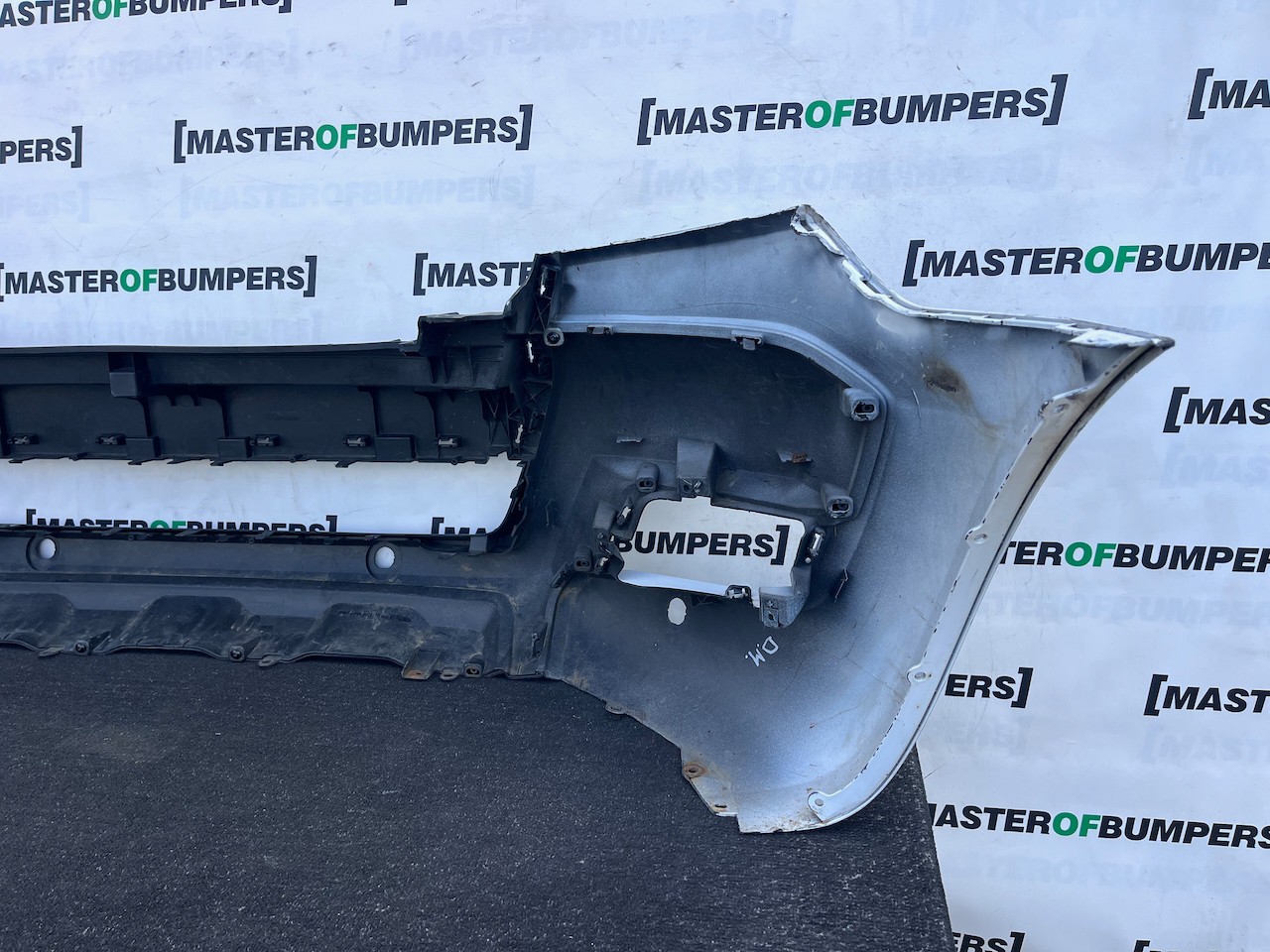 Ford Ranger Wildtrack Pick Up 2015-2018 Front Bumper 4 Pdc Genuine [f905]