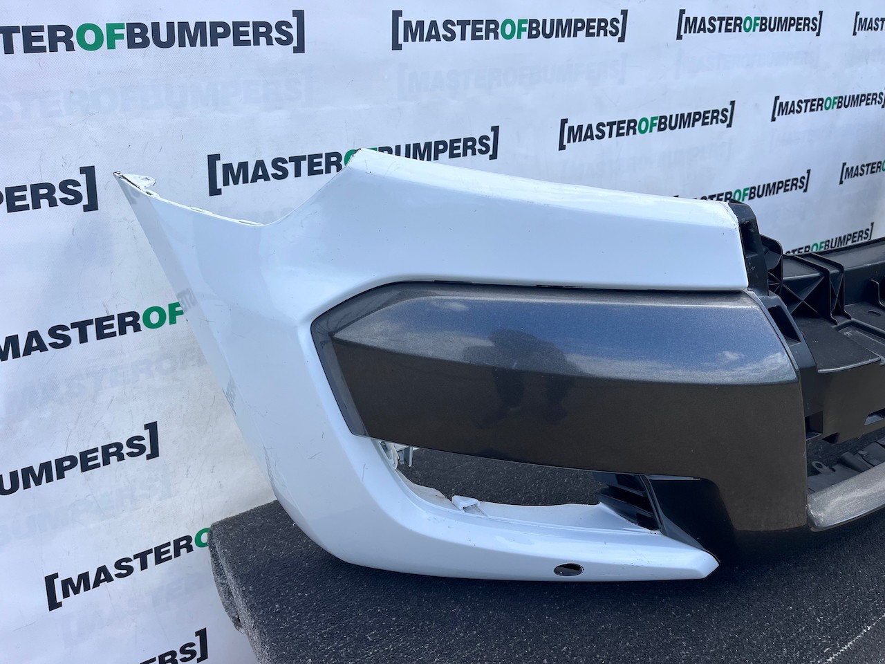 Ford Ranger Wildtrack Pick Up 2015-2018 Front Bumper 4 Pdc Genuine [f905]