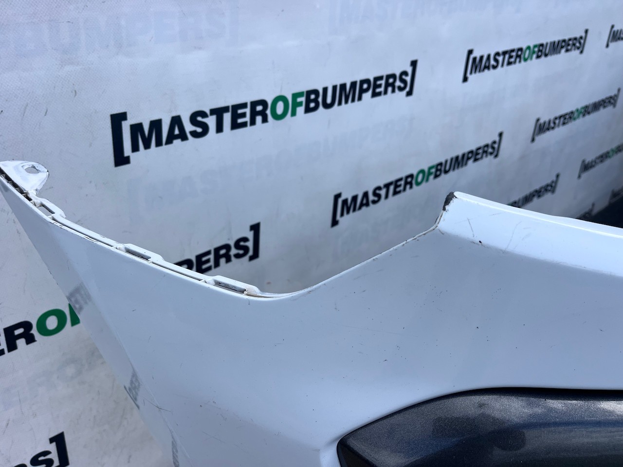 Ford Ranger Wildtrack Pick Up 2015-2018 Front Bumper 4 Pdc Genuine [f905]