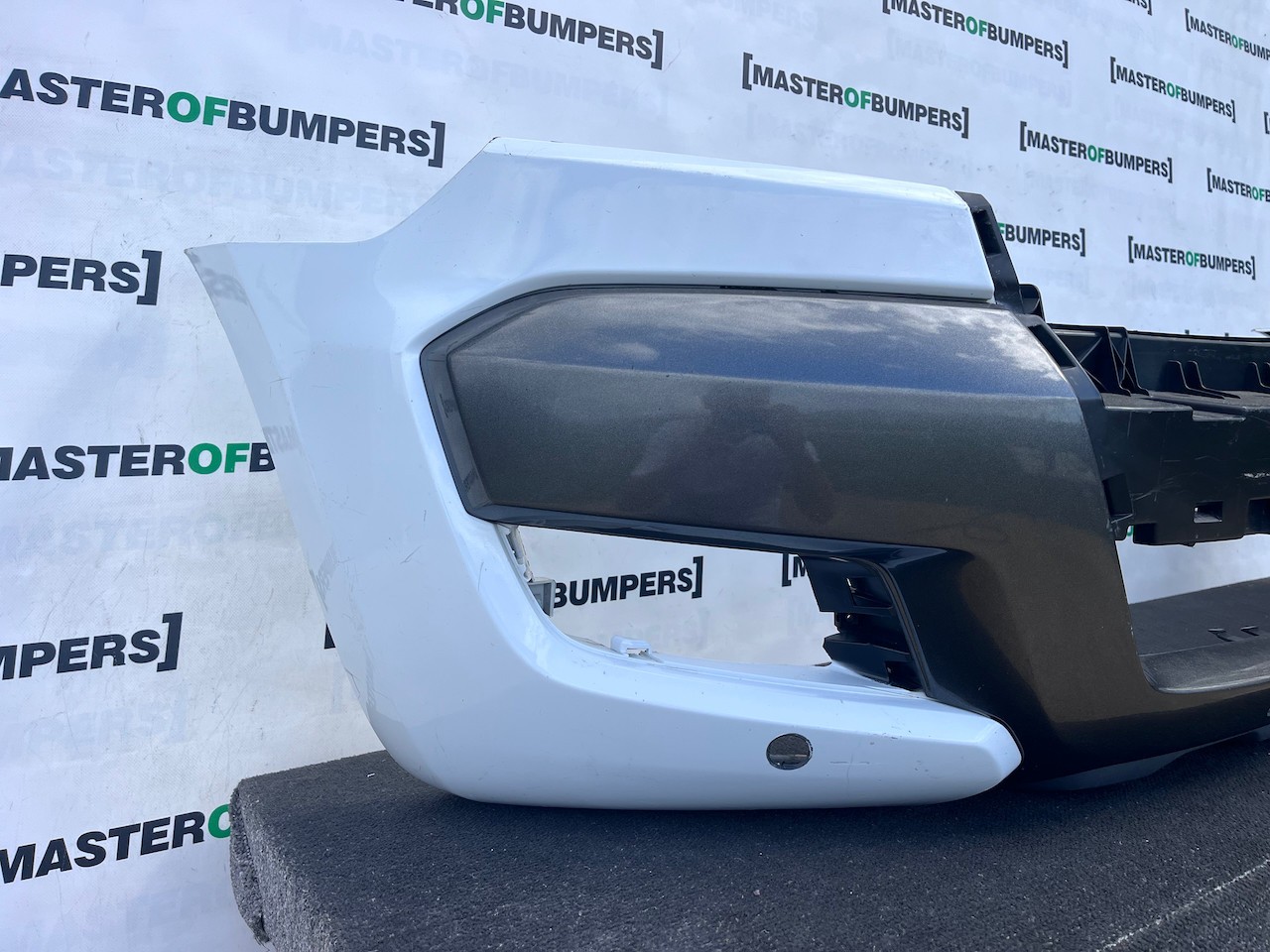 Ford Ranger Wildtrack Pick Up 2015-2018 Front Bumper 4 Pdc Genuine [f905]
