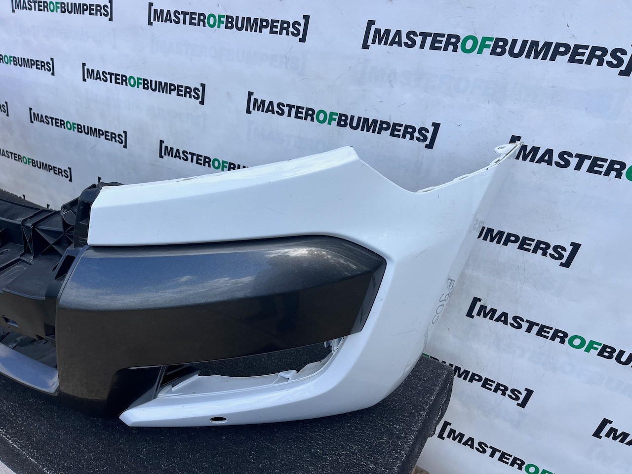 Ford Ranger Wildtrack Pick Up 2015-2018 Front Bumper 4 Pdc Genuine [f905]