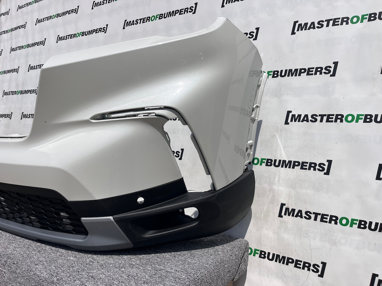 Honda Pilot Touring Lx Suv 2023-on Front Bumper 4 Pdc Genuine [g549]