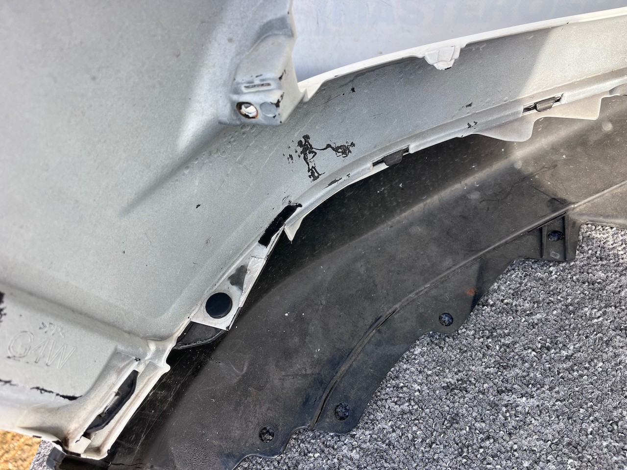 Honda Hr-v Sport I-dtec I-vtec 2015-2018 Front Bumper 4 Pdc Genuine [g503]