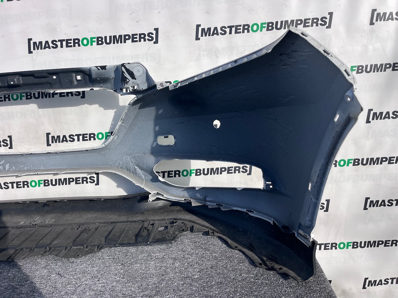 Honda Hr-v Sport I-dtec I-vtec 2015-2018 Front Bumper 4 Pdc Genuine [g503]