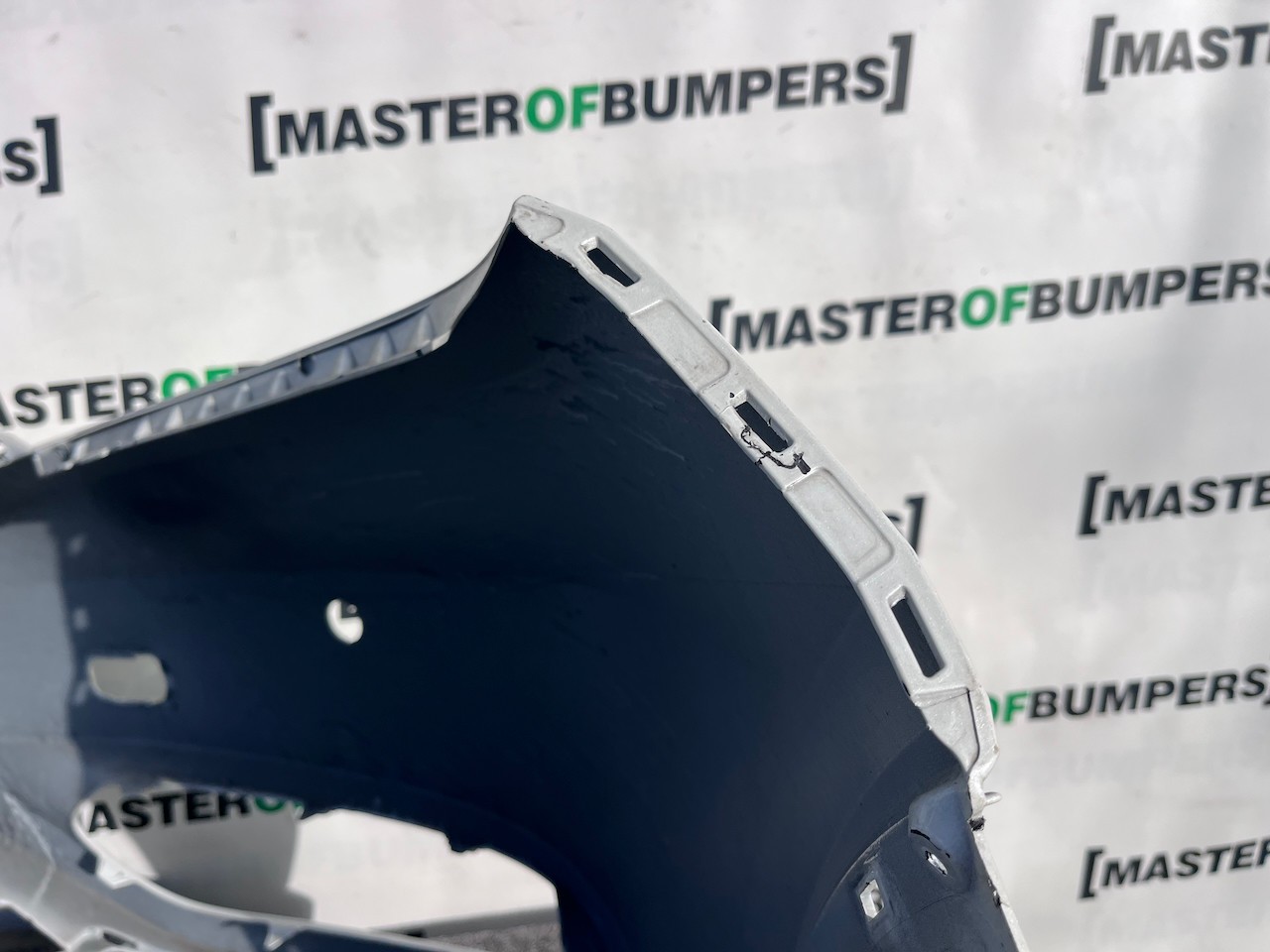 Honda Hr-v Sport I-dtec I-vtec 2015-2018 Front Bumper 4 Pdc Genuine [g503]