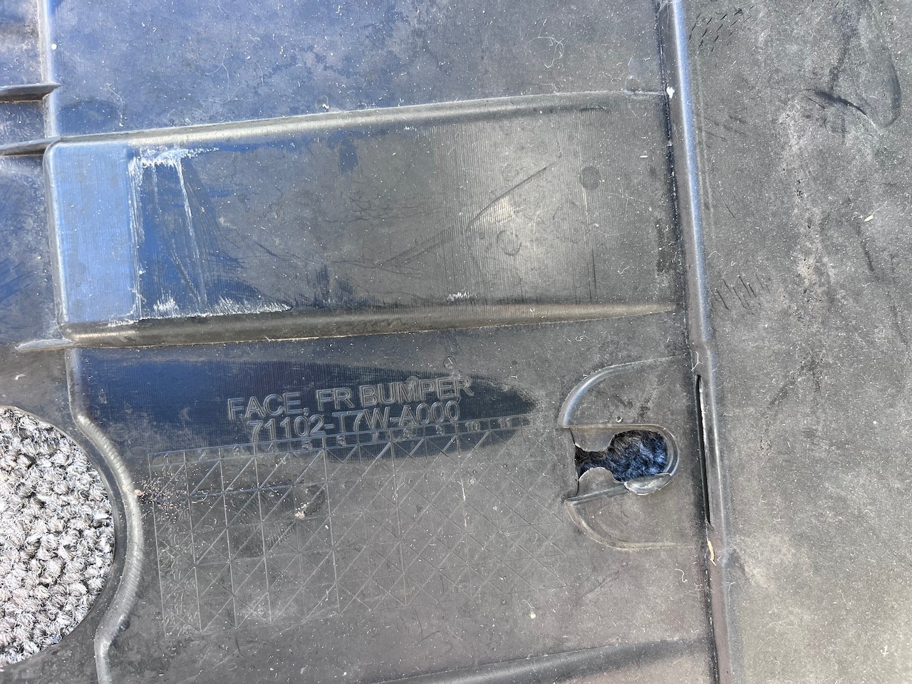 Honda Hr-v Sport I-dtec I-vtec 2015-2018 Front Bumper 4 Pdc Genuine [g503]